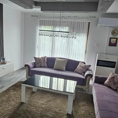 Stari Grad Apartment